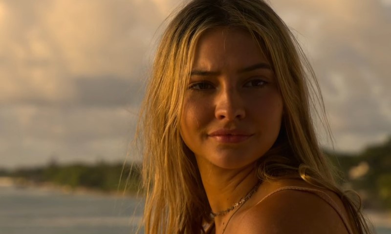 Madelyn Cline as Sarah Cameron in Outer Banks TV show