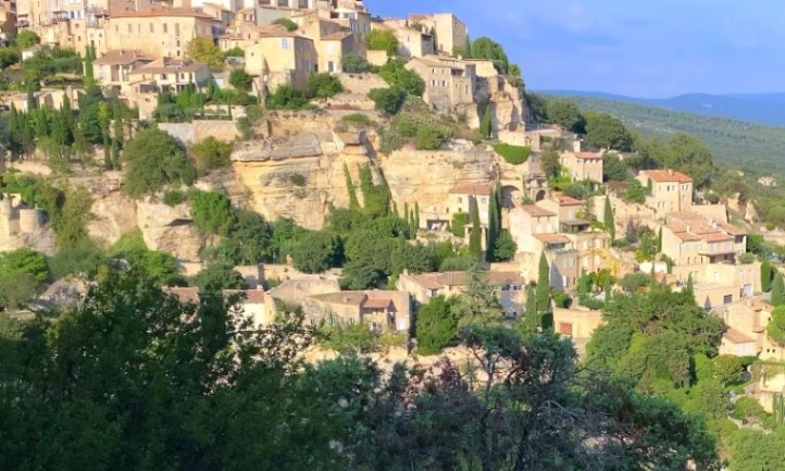 Gordes villages, perched on a hillside